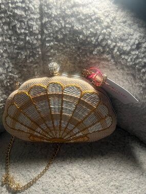 New Isaac Mizrahi Natural Shell Clutch With Gold Chain & Crystal Claps NWT